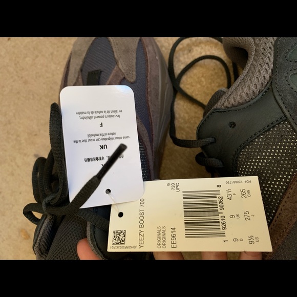 Adidas Yeezy 700 Mauve Size 9.5 100% Authentic - Picture 5 of 6